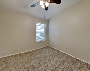 21542 Kings Bend Drive - Photo Thumbnail 12