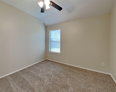 21542 Kings Bend Drive - Photo Thumbnail 9