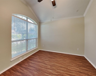 21542 Kings Bend Drive - Photo Thumbnail 15