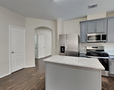 21542 Kings Bend Drive - Photo Thumbnail 3