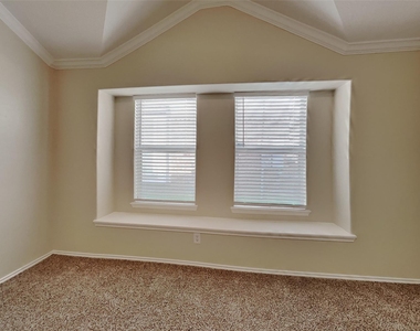 21542 Kings Bend Drive - Photo Thumbnail 7