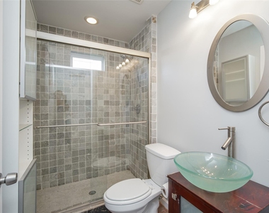 906 W 9th Street - Photo Thumbnail 25