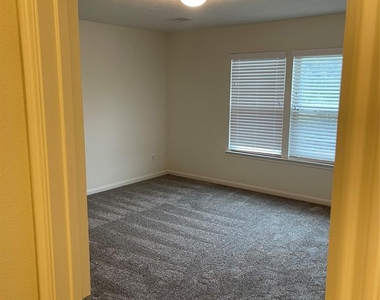 26147 Parkman Grove Drive - Photo Thumbnail 15