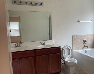 26147 Parkman Grove Drive - Photo Thumbnail 18