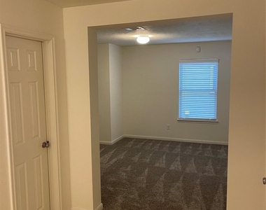 26147 Parkman Grove Drive - Photo Thumbnail 5