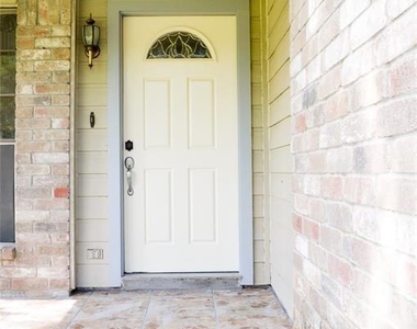 16806 Rockstone - Photo Thumbnail 3