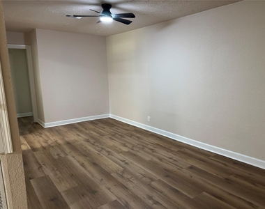 619 Avenue B - Photo Thumbnail 1