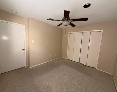 12625 Memorial Drive - Photo Thumbnail 16