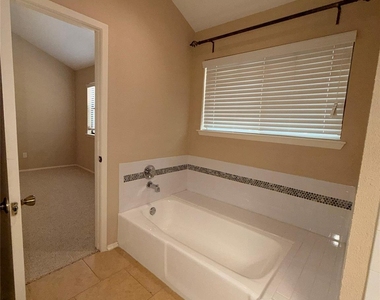 12625 Memorial Drive - Photo Thumbnail 11