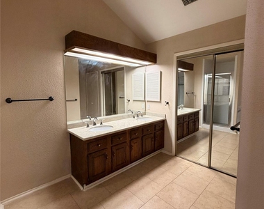 12625 Memorial Drive - Photo Thumbnail 8