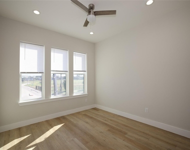 4003 Yale St - Photo Thumbnail 27