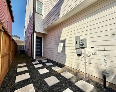 4003 Yale St - Photo Thumbnail 35