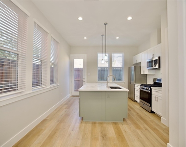 4003 Yale St - Photo Thumbnail 8