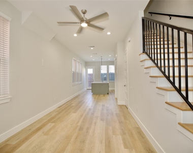4003 Yale St - Photo Thumbnail 4
