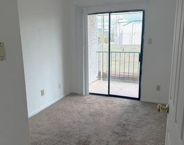 2826 S Bartell Drive - Photo Thumbnail 5