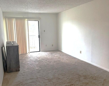 2826 S Bartell Drive - Photo Thumbnail 2