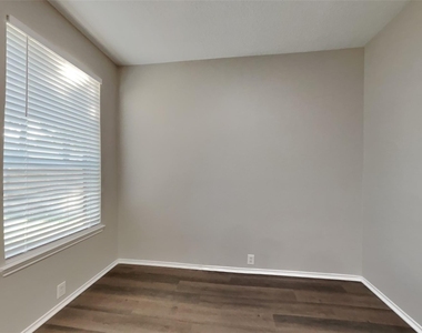 18802 Atascocita Forest Drive - Photo Thumbnail 5