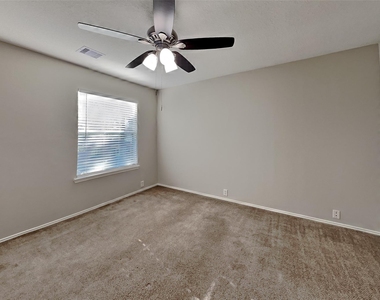 18802 Atascocita Forest Drive - Photo Thumbnail 12