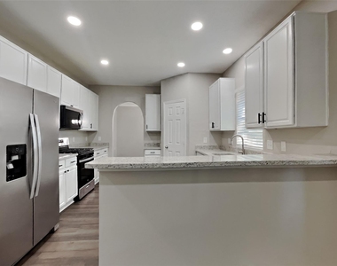 18802 Atascocita Forest Drive - Photo Thumbnail 3