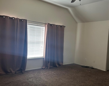4419 Amaryllis Avenue - Photo Thumbnail 7