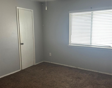 4419 Amaryllis Avenue - Photo Thumbnail 9