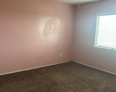 4419 Amaryllis Avenue - Photo Thumbnail 8