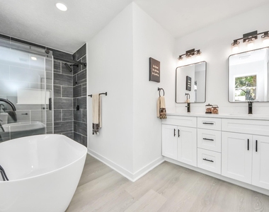 5619 Duxbury Street - Photo Thumbnail 39
