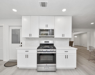 5619 Duxbury Street - Photo Thumbnail 21