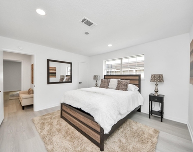 5619 Duxbury Street - Photo Thumbnail 34