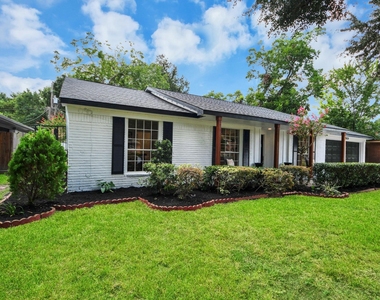 5619 Duxbury Street - Photo Thumbnail 4