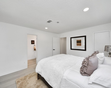 5619 Duxbury Street - Photo Thumbnail 35