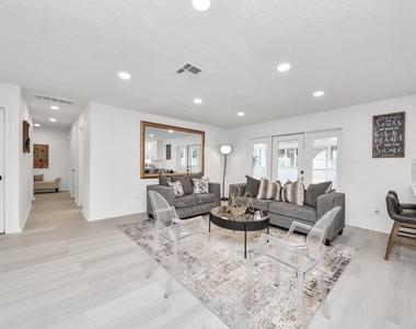 5619 Duxbury Street - Photo Thumbnail 12