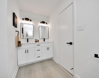 5619 Duxbury Street - Photo Thumbnail 37