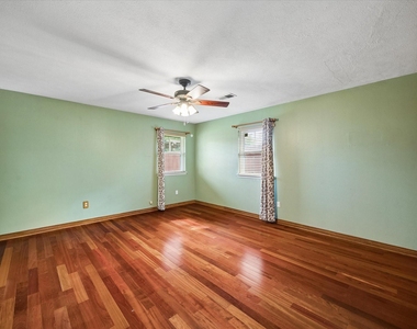 5506 Cheshire Lane - Photo Thumbnail 9