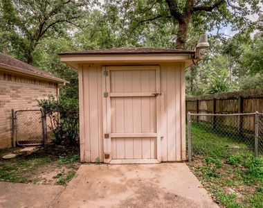 2232 Azalea Circle - Photo Thumbnail 11