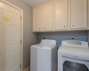 2232 Azalea Circle - Photo Thumbnail 23