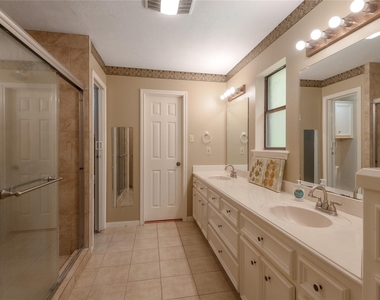 2232 Azalea Circle - Photo Thumbnail 7
