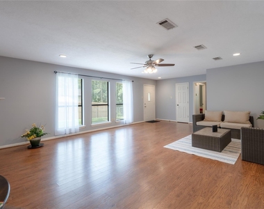 2232 Azalea Circle - Photo Thumbnail 16