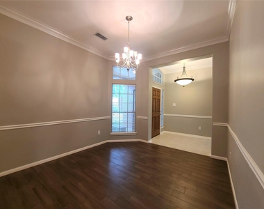 18818 Harbor Key Circle - Photo Thumbnail 4