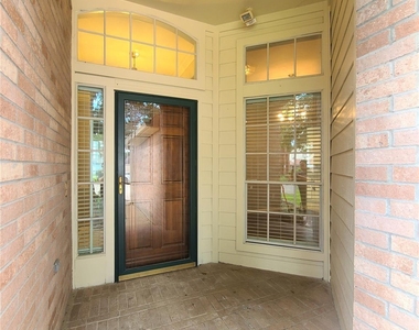 18818 Harbor Key Circle - Photo Thumbnail 1