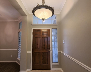 18818 Harbor Key Circle - Photo Thumbnail 2
