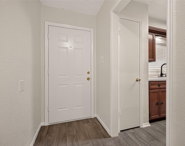 29210 Binefield Street - Photo Thumbnail 6