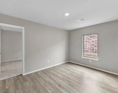 8213 Red Spruce Street - Photo Thumbnail 13
