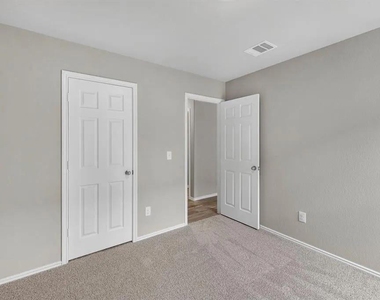 8213 Red Spruce Street - Photo Thumbnail 21