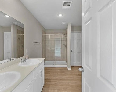 8213 Red Spruce Street - Photo Thumbnail 16
