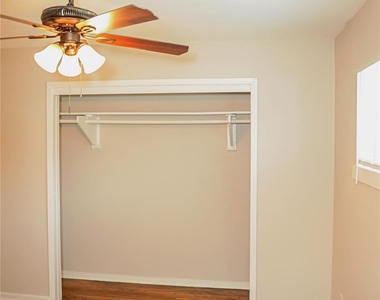 1407 Carroll Oliver Way - Photo Thumbnail 5