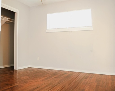 1407 Carroll Oliver Way - Photo Thumbnail 4