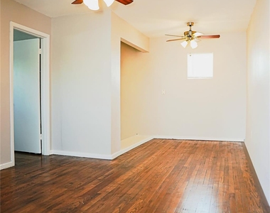 1407 Carroll Oliver Way - Photo Thumbnail 1