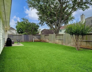 635 Presley Way - Photo Thumbnail 22