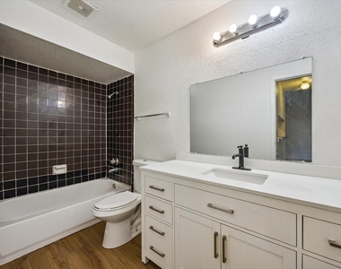 768 Memorial Mews Street - Photo Thumbnail 6